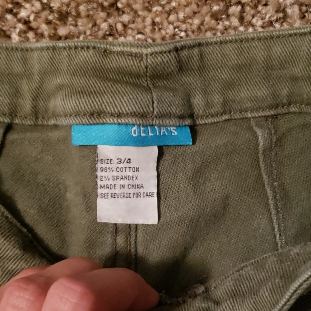 DELIAS RARE SHORTS - Picture 2 of 3
